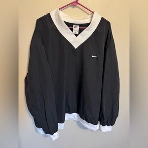 Woman’s Nike Water-Repellent Pullover Black And White Baggy Top Size 2XL